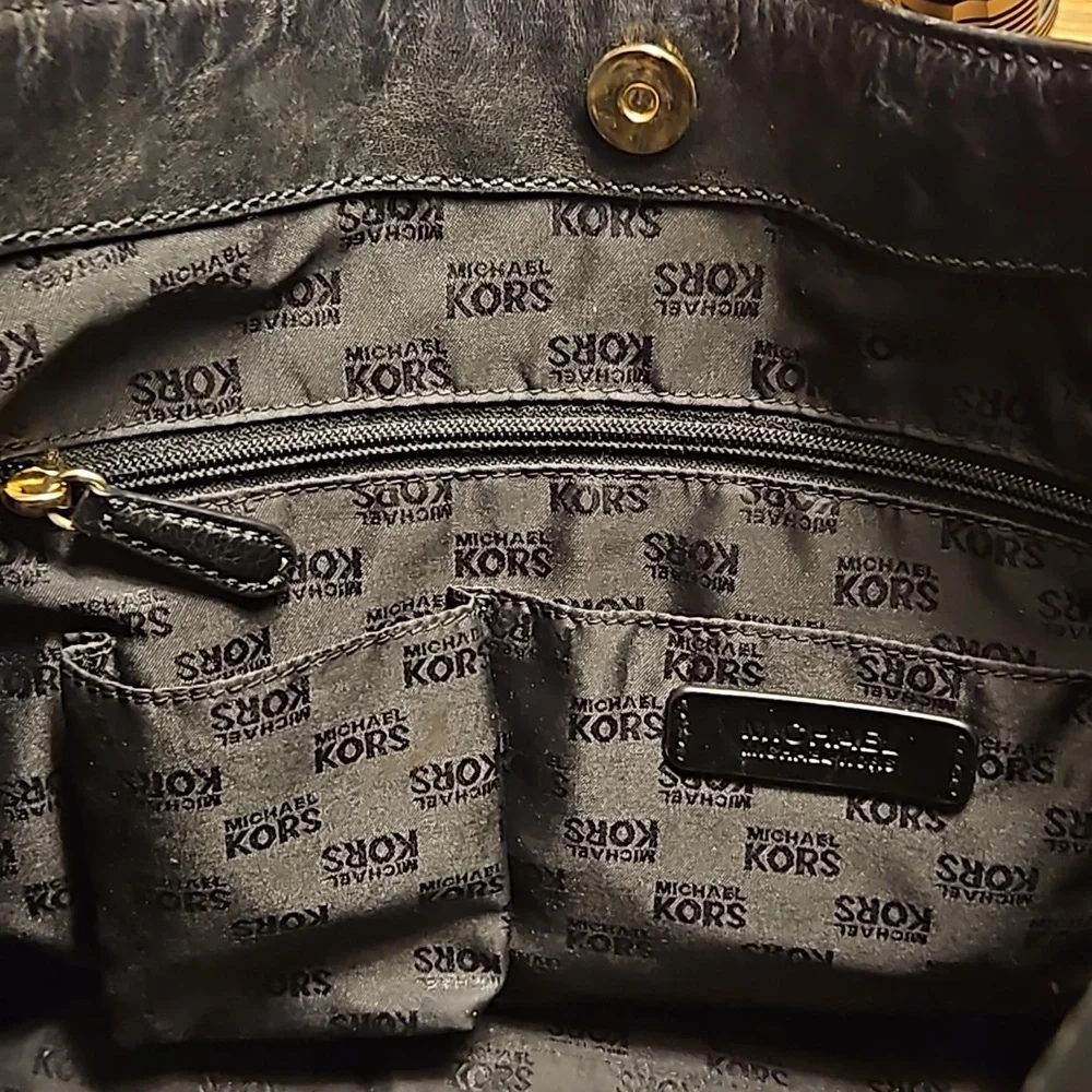 Michael Kors black tote purse - Picture 3 of 6